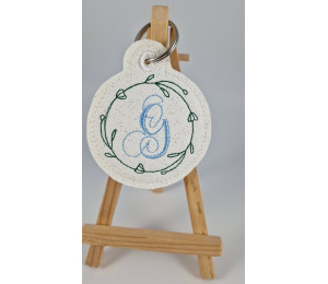 2€ ZUSATZTÜRCHEN 16. Dezember - Stickserie - ITH Anhänger Blumenrahmen Monogram